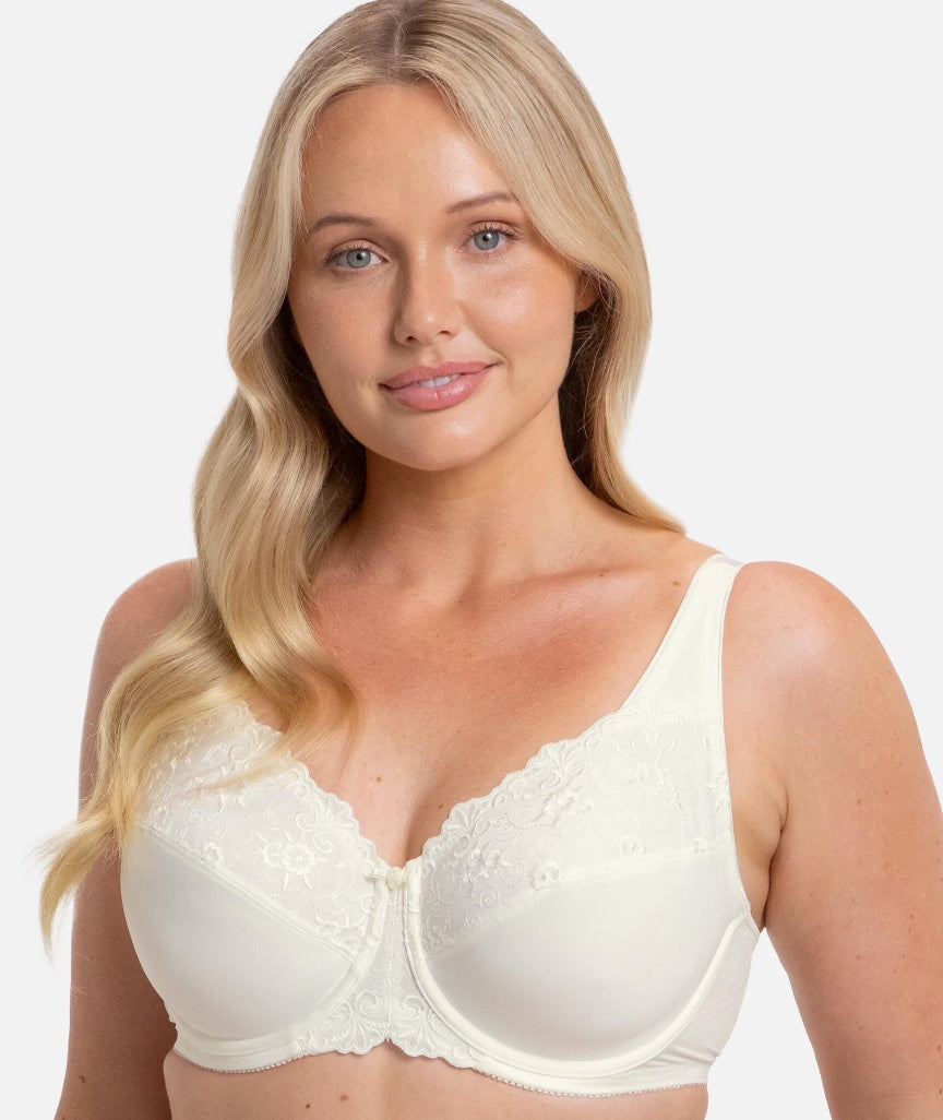 Triumph Embroidered Minimizer Bra - Vanille