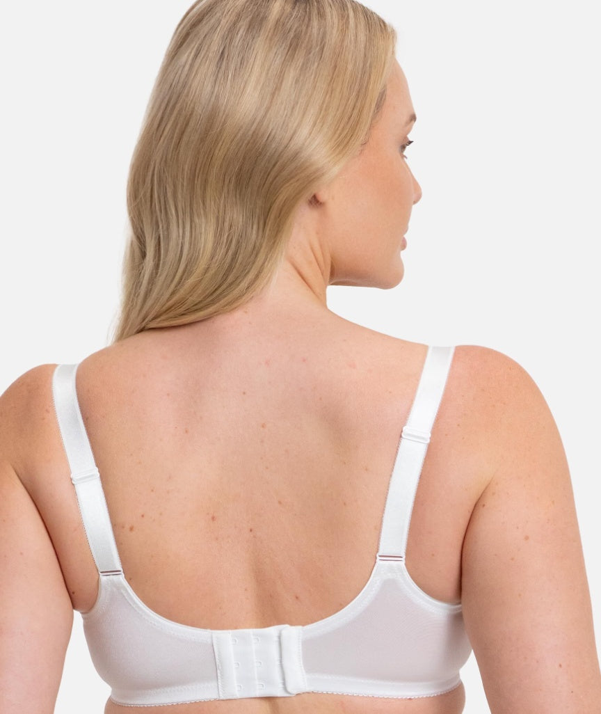 Triumph Embroidered Minimizer Bra - White