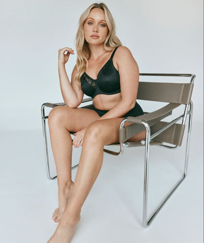 Triumph Lacy Minimizer Bra - Black