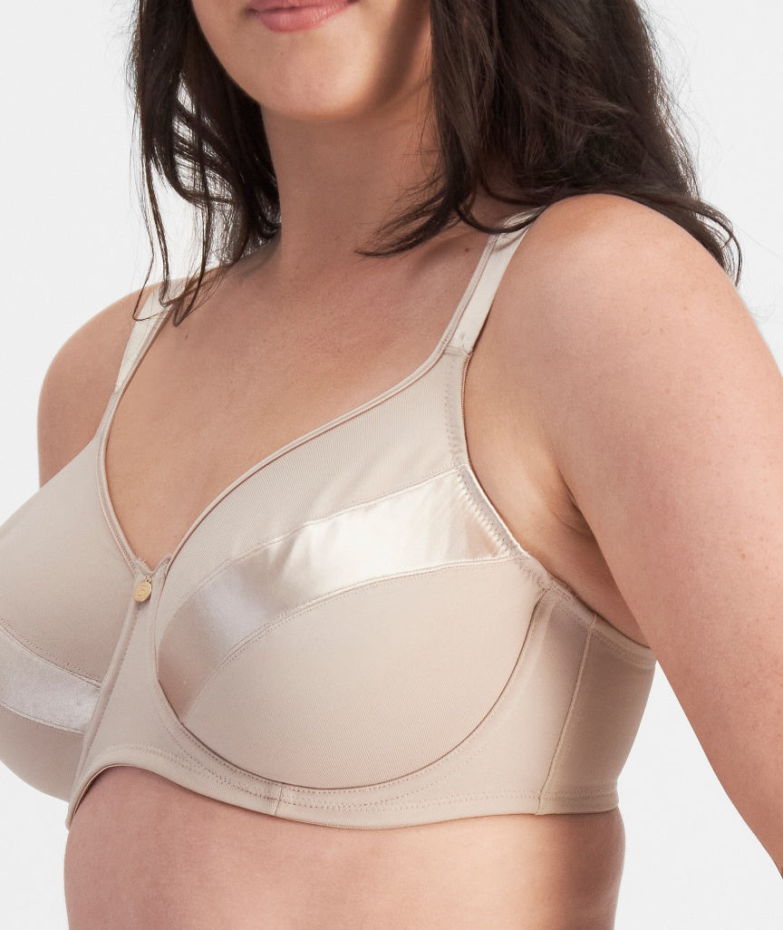 Berlei Minimiser Underwire Bra - Soft Powder