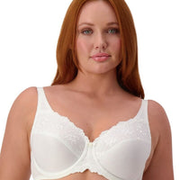 Triumph Embroidered Minimizer Bra - Vanille