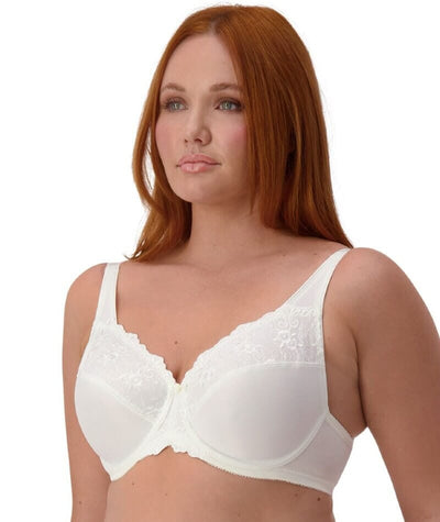 Triumph Embroidered Minimizer Bra - Vanille Bras