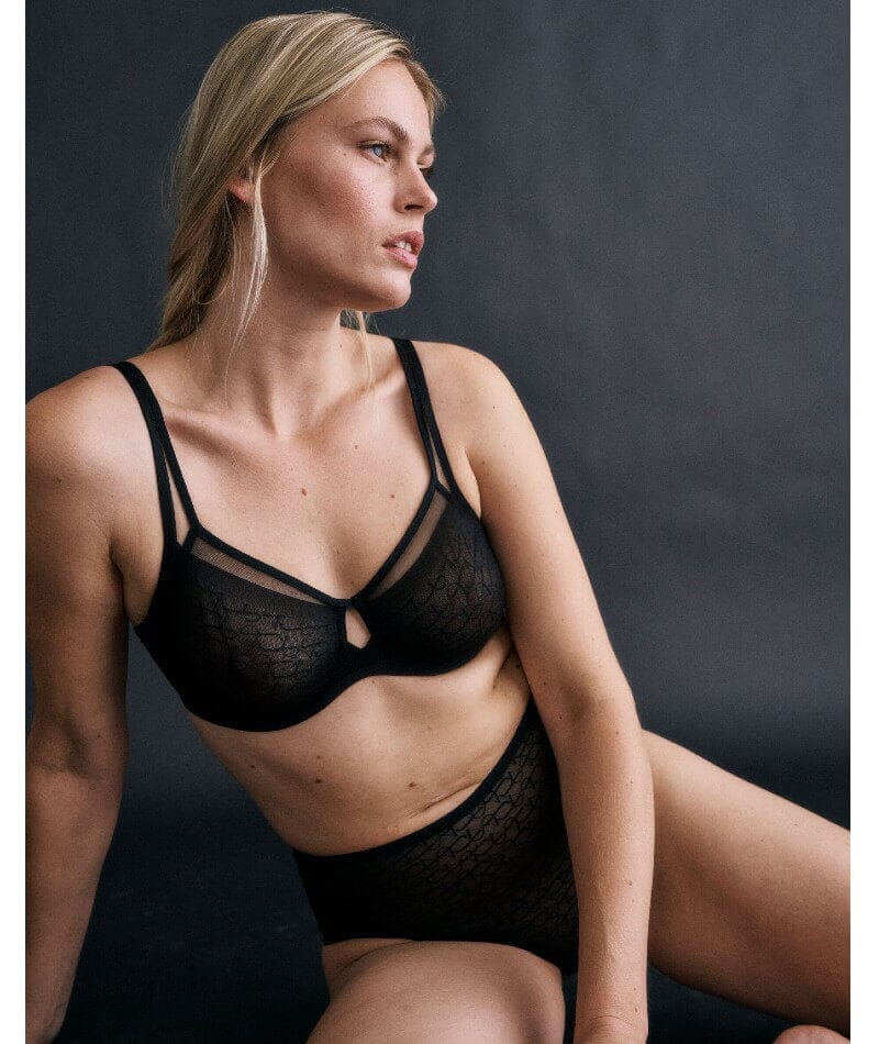 Triumph Signature Sheer Underwired Minimiser Bra - Black Bras