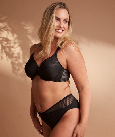 Get great lift and shape in the @fayrefor Lace Perfect Contour Bra!⁠ ⁠ Size  range 10-18 and D-G⁠ Colours: Black, Latte, Egret (fa